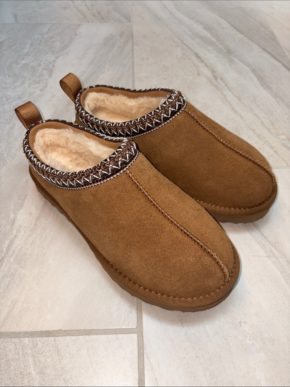 Women (Size 39/8.5) Cozy Slip-On Shearling-Lined Slippers - New